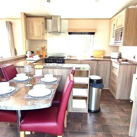 Sand Le Mere Holiday Village Caravan Hire Tunstall  Kültér fotó