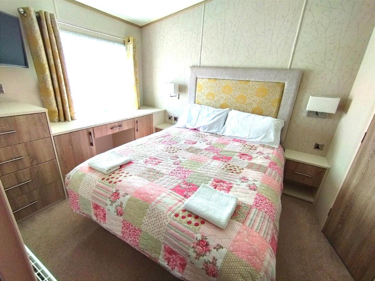 Sand Le Mere Holiday Village Caravan Hire Tunstall  Kültér fotó